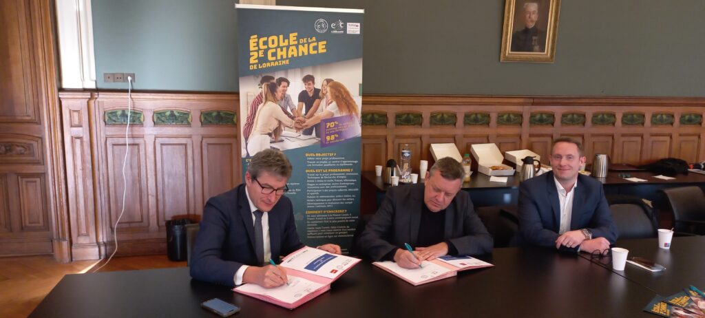 [𝐒𝐢𝐠𝐧𝐚𝐭𝐮𝐫𝐞 𝐝𝐞 𝐜𝐨𝐧𝐯𝐞𝐧𝐭𝐢𝐨𝐧 𝐫𝐞́𝐠𝐢𝐨𝐧𝐚𝐥𝐞 𝐝𝐞 𝐩𝐚𝐫𝐭𝐞𝐧𝐚𝐫𝐢𝐚𝐭 : 𝐒𝐅𝐑 / 𝐄𝐜𝐨𝐥𝐞 𝐝𝐞 𝐥𝐚 𝟐𝐞 𝐂𝐡𝐚𝐧𝐜𝐞 𝐝𝐞 𝐋𝐨𝐫𝐫𝐚𝐢𝐧𝐞]