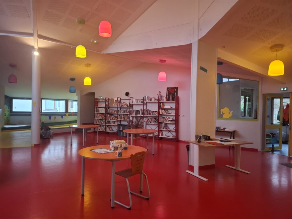 𝐔𝐧𝐞 𝐯𝐢𝐬𝐢𝐭𝐞 𝐪𝐮𝐢 𝐝𝐨𝐧𝐧𝐞 𝐞𝐧𝐯𝐢𝐞 : 𝐜𝐨𝐦𝐩𝐫𝐞𝐧𝐝𝐫𝐞 𝐥’𝐚𝐧𝐢𝐦𝐚𝐭𝐢𝐨𝐧 𝐚̀ 𝐥𝐚 𝐌𝐚𝐢𝐬𝐨𝐧 𝐝𝐞 𝐥’𝐄𝐧𝐟𝐚𝐧𝐜𝐞 𝐝𝐞 𝐋𝐨𝐧𝐠𝐥𝐚𝐯𝐢𝐥𝐥𝐞