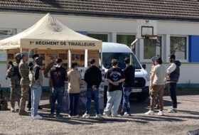 Quand les militaires viennent à nous…